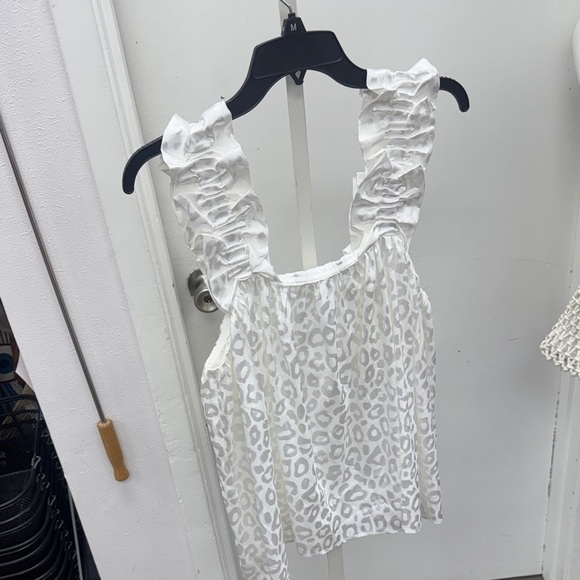 Lida Kate Tops - Lida Kate White Leopard Print Ruffle Strap Top Size Medium